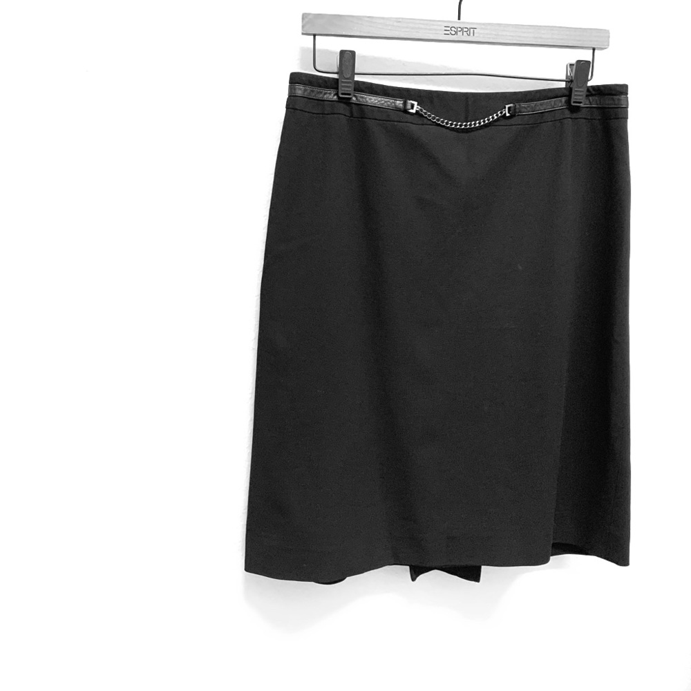 Nine West skirt with chain and faux leather belt